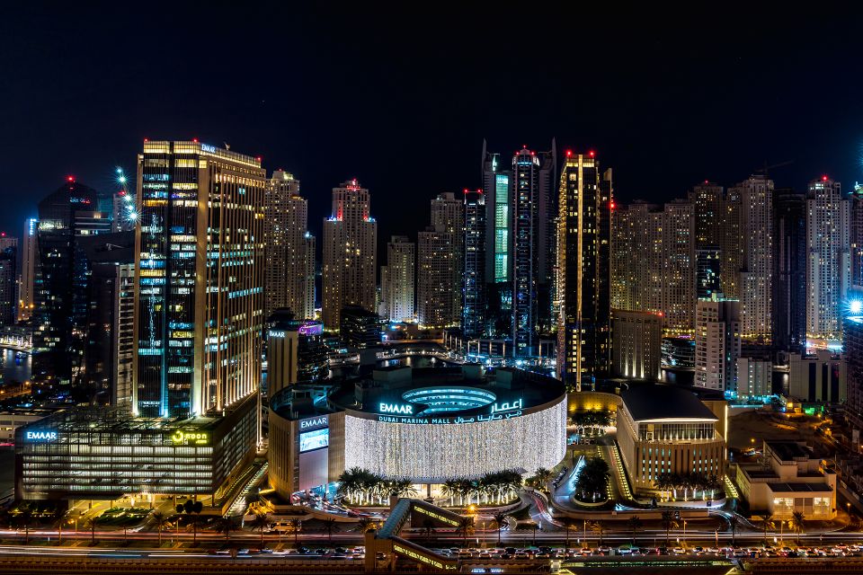 Night view of Dubai Marina Mall